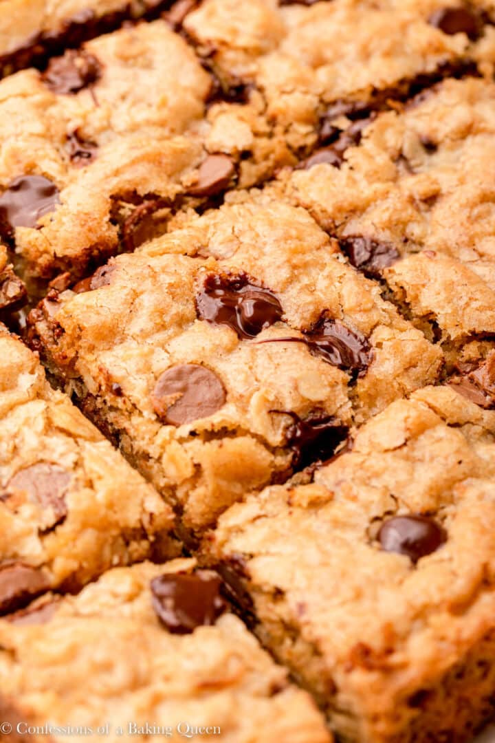 How To Make Oatmeal Chocolate Chip Bars (Quick And Easy)